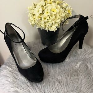 Guess  Heels /Stilettos